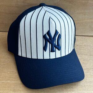 MITCHELL & NESS NEW YORK YANKEES PINSTRIPES 99 WORLD SERIES SNAPBACK HAT NEW